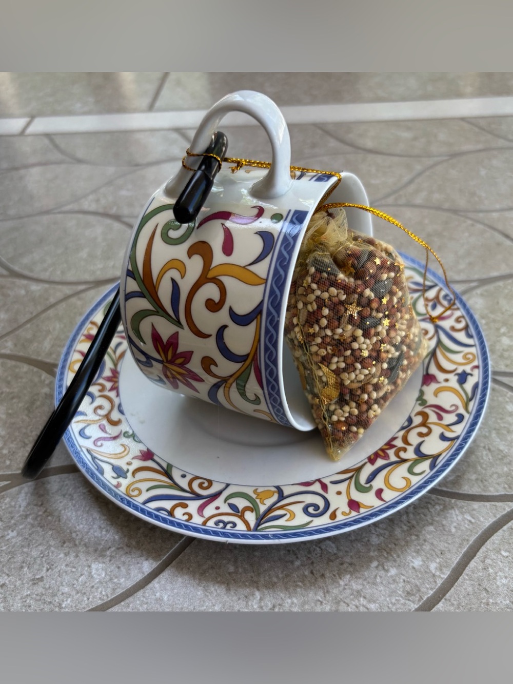 Decorative Floral Porcelain Teacup & Saucer Bird Feeder
